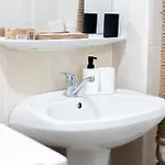 Апартаменти Square Downtown Бухарест