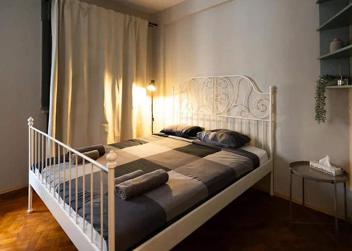 Square Downtown * Bucarest